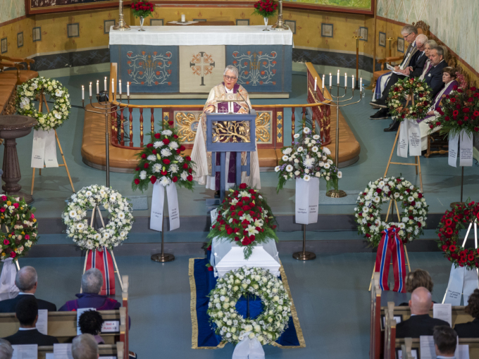 Biskop Solveig Fiske ledet seremonien i Hamar domkirke. Foto: Heiko Junge, NTB